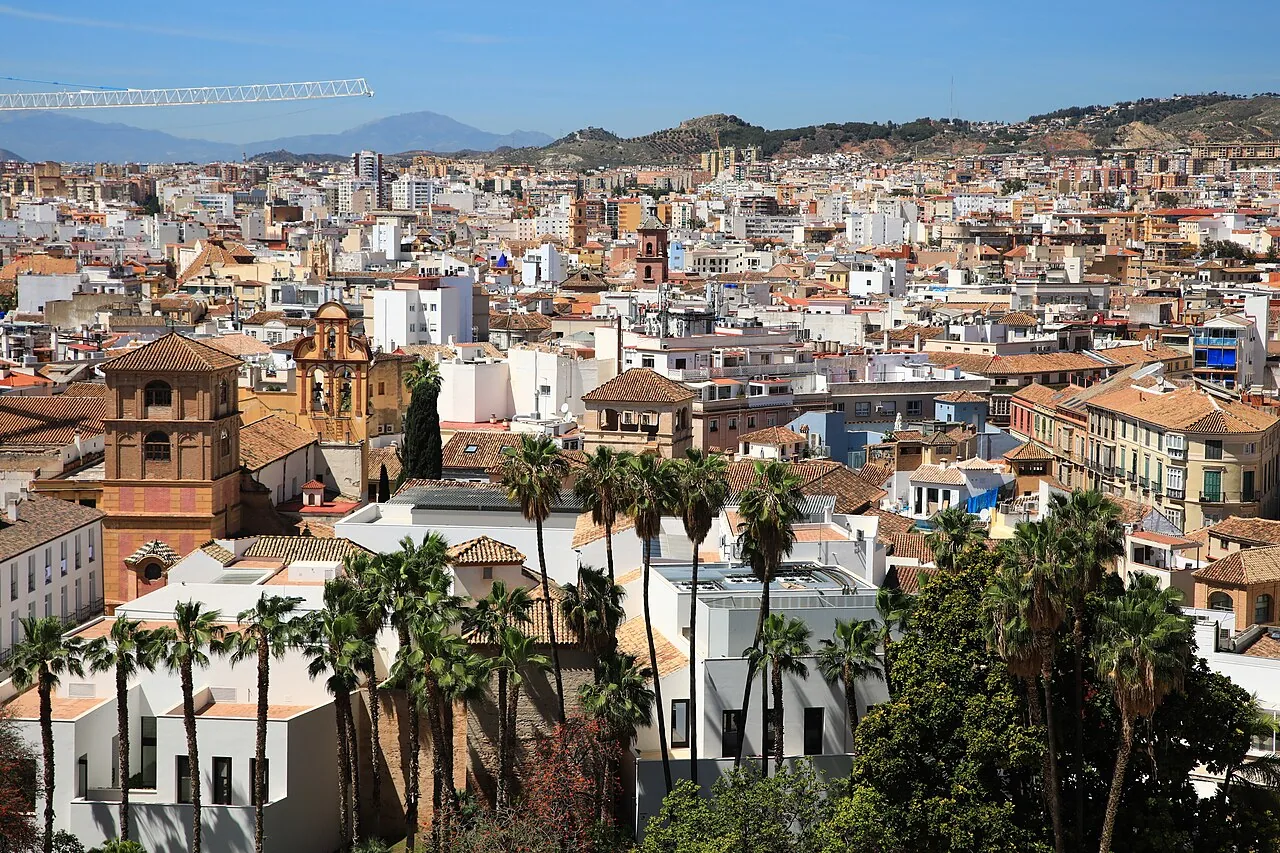 Vista de Málaga desde la Alcazaba para situar el inicio de la ruta por la Costa del Sol