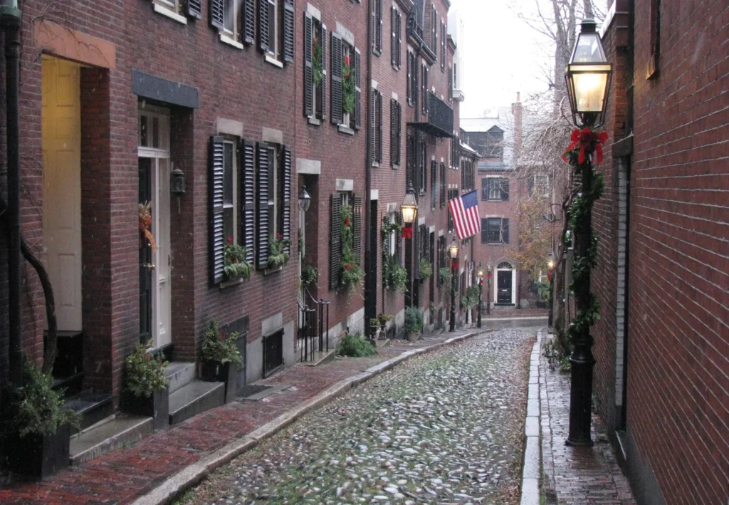 Acorn Street con adoquines en Beacon Hill, Boston