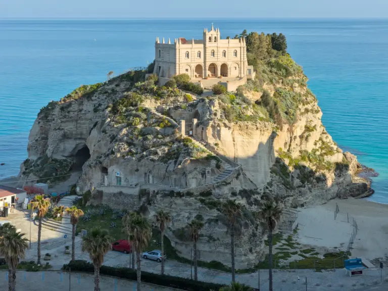 Tropea y Santa Maria dell Isola en la Costa degli Dei de Calabria