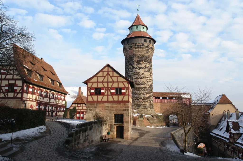 Castillo imperial de Nuremberg Kaiserburg sobre la ciudad antigua