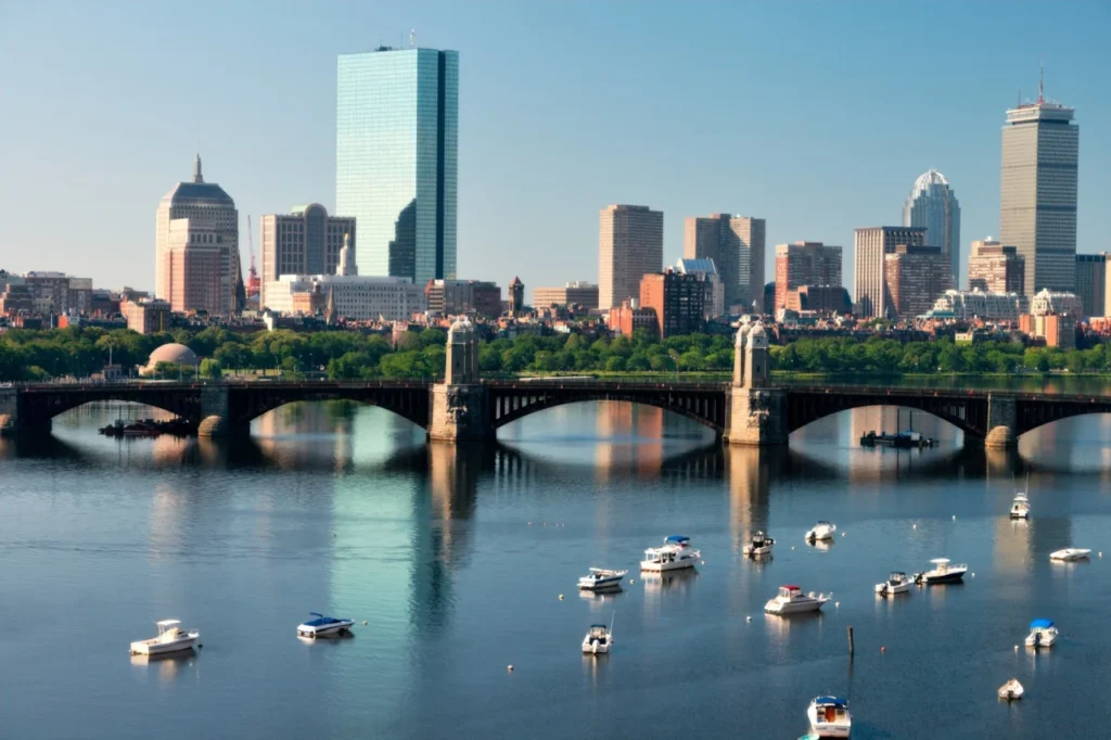 Skyline de Boston visto desde el Charles River