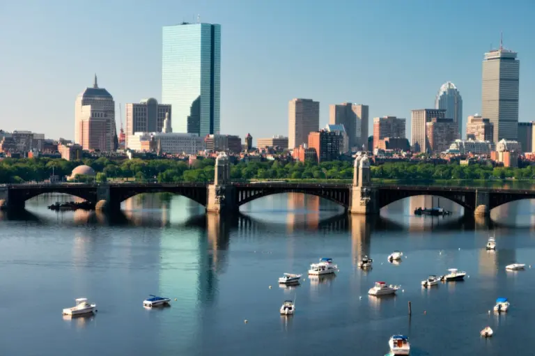 Skyline de Boston visto desde el Charles River