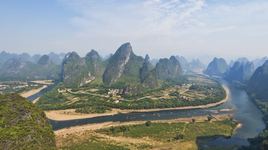 Río Li entre Guilin y Yangshuo con montañas kársticas