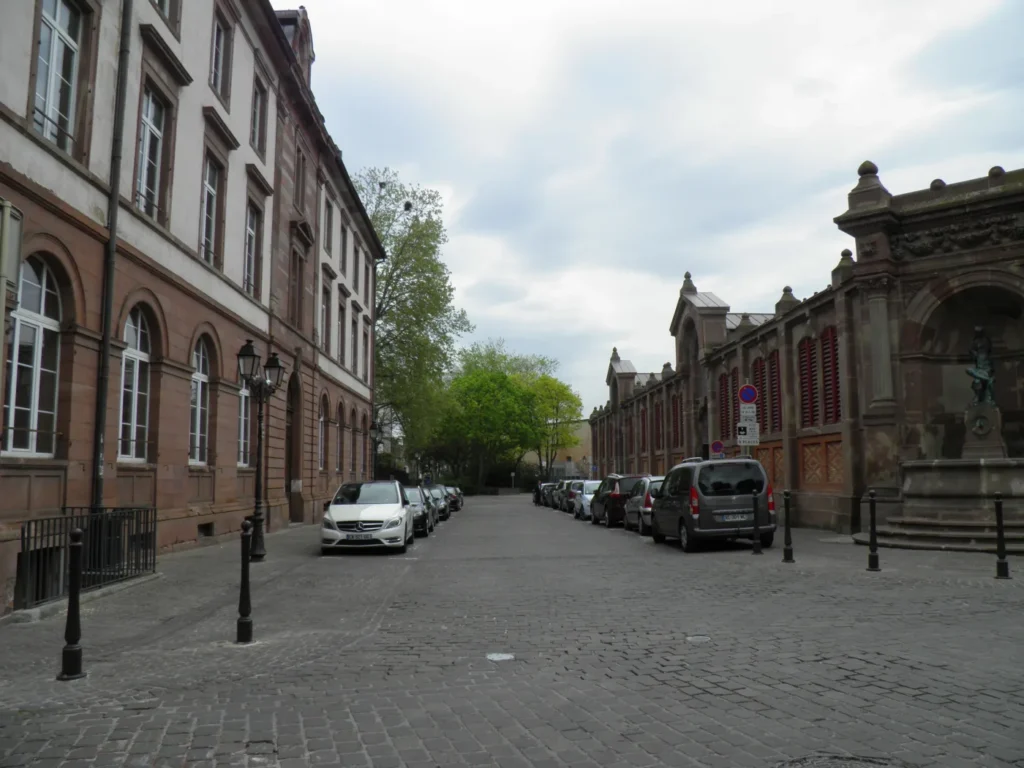 Mercado Cubierto de Colmar junto a Rue des Vignerons