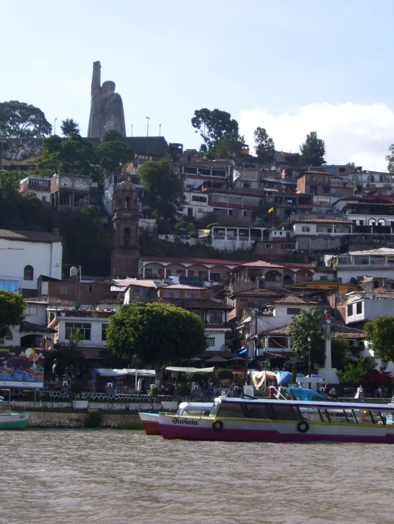 Isla de Janitzio en el lago de Patzcuaro Michoacan