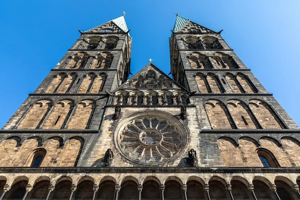 Torres de la catedral St Petri Dom de Bremen