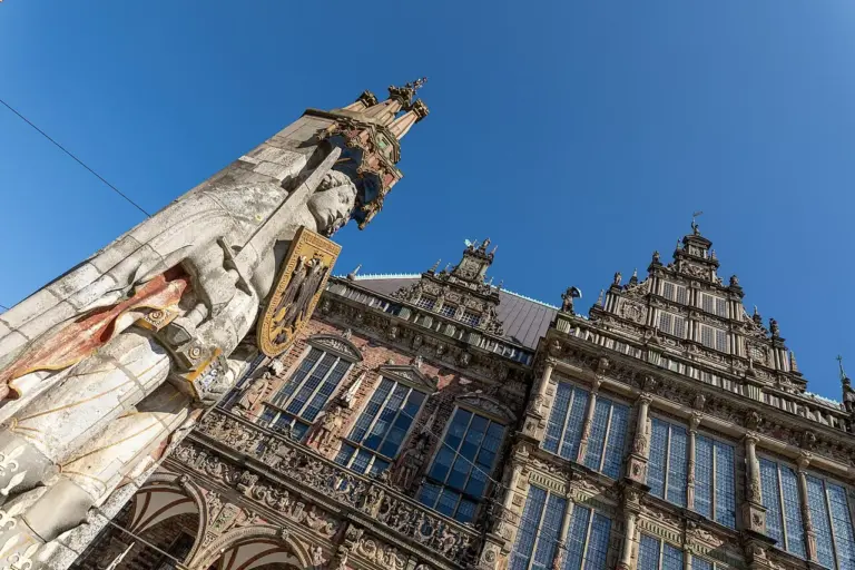 Rathaus de Bremen y estatua de Roland en Marktplatz