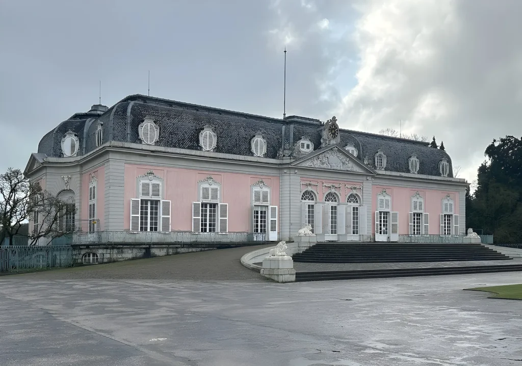 Palacio Benrath en Dusseldorf con jardines
