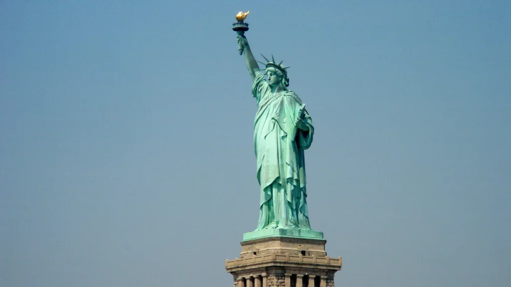 Estatua de la Libertad en Nueva York, parada clave del mapa turístico de Estados Unidos