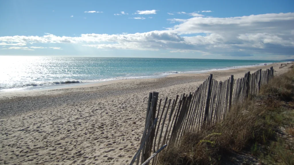 Playa de Villeneuve-lès-Maguelone cerca de Montpellier
