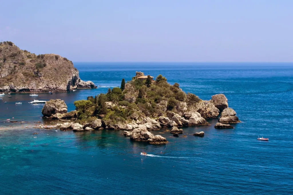Isola Bella y la bahía de Mazzarò en Taormina