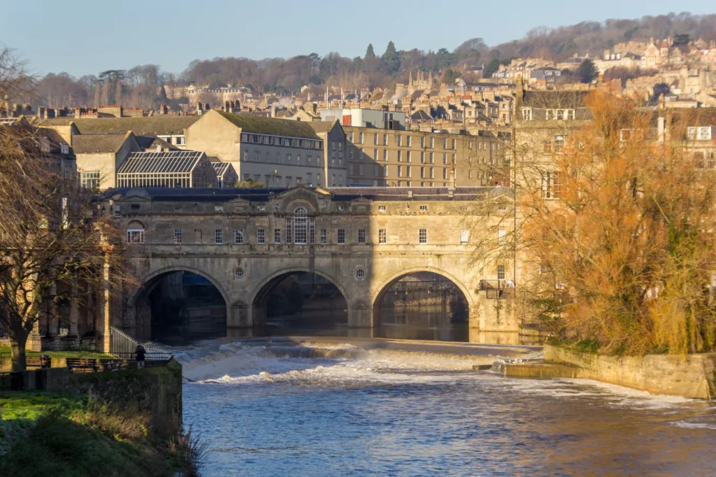 Pulteney Bridge sobre el río Avon en Bath