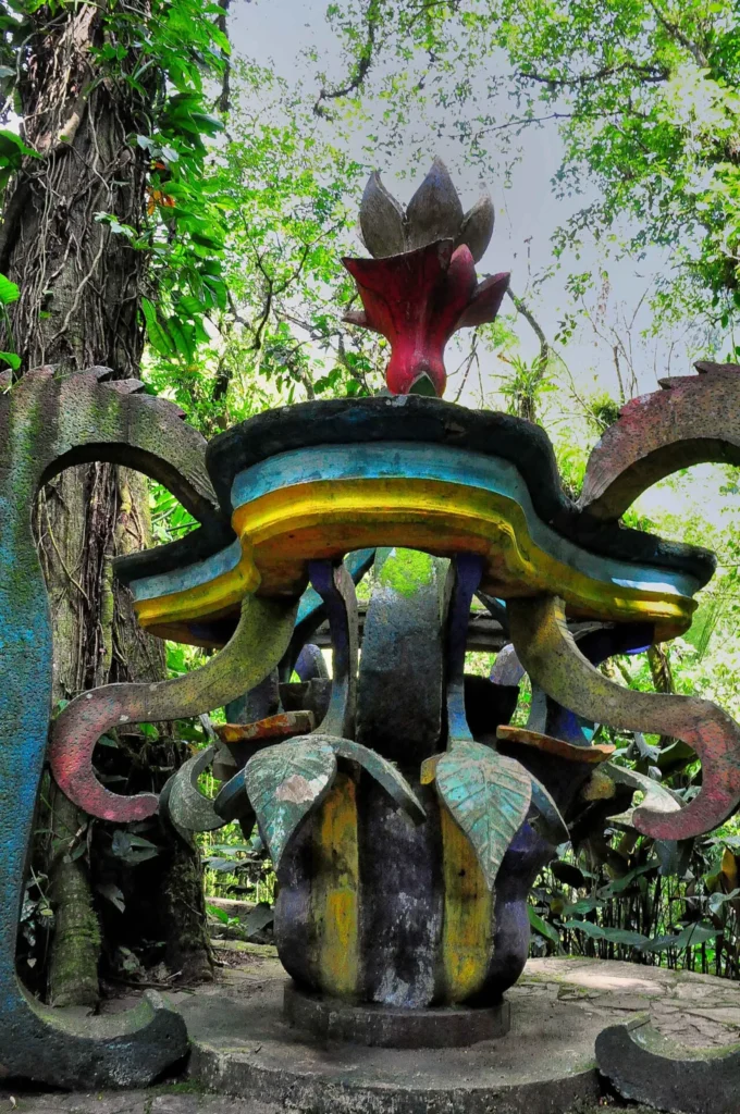 Jardín surrealista Las Pozas de Xilitla en la Huasteca Potosina