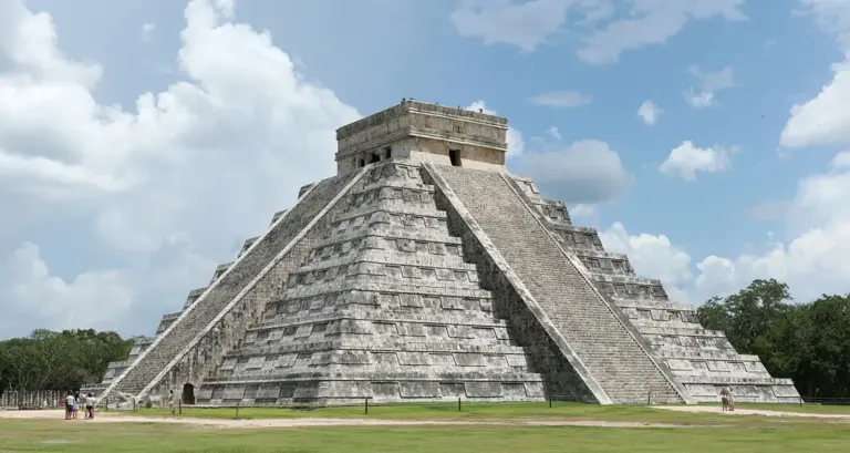 Pirámide de Kukulkán en Chichén Itzá, Yucatán
