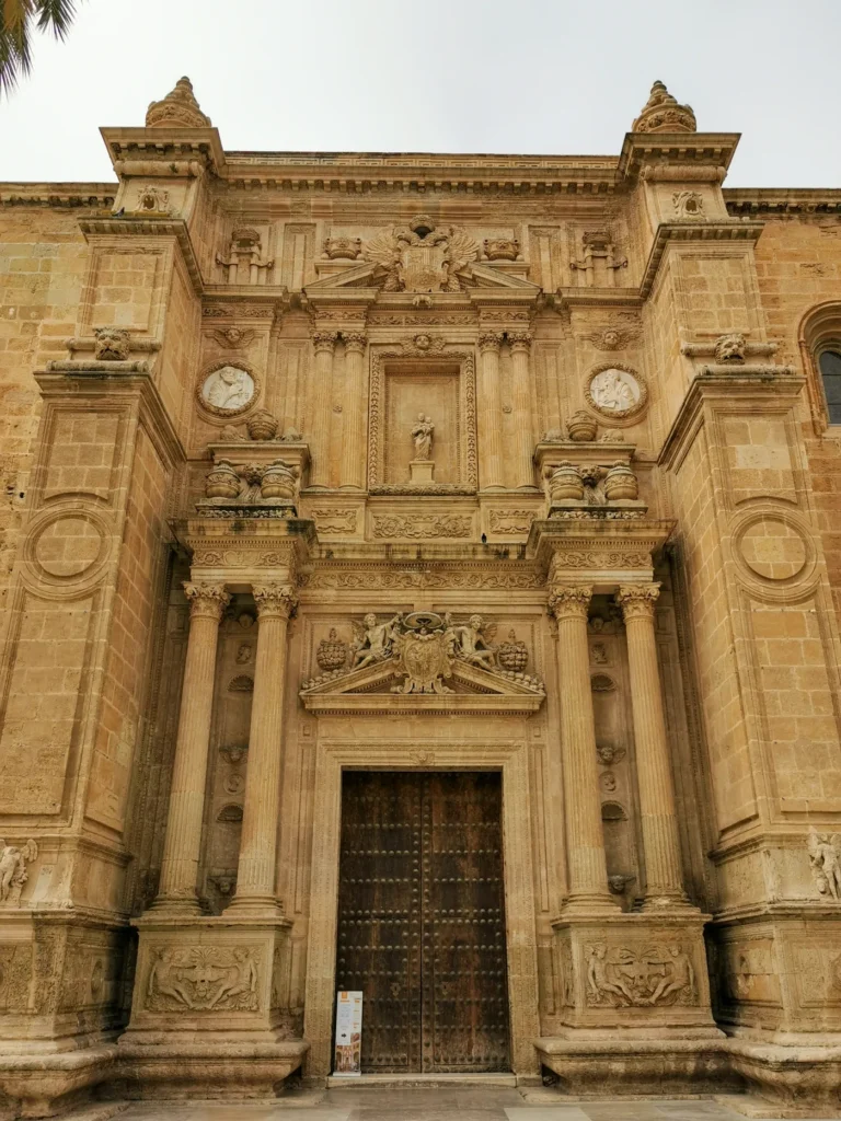 Fachada exterior de la Catedral de Almeria en el centro historico