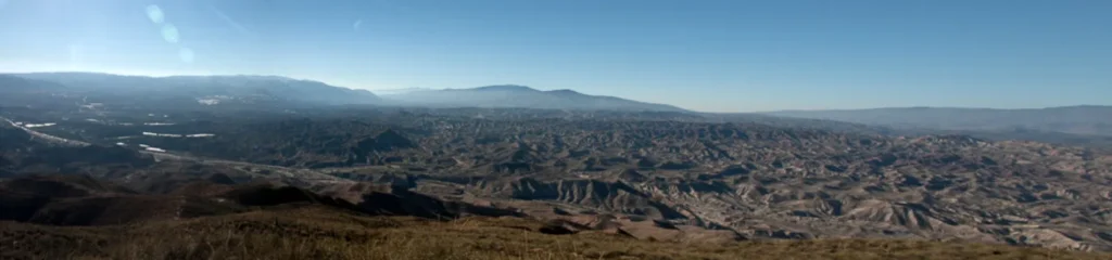 Paisaje arido del Desierto de Tabernas en la provincia de Almeria