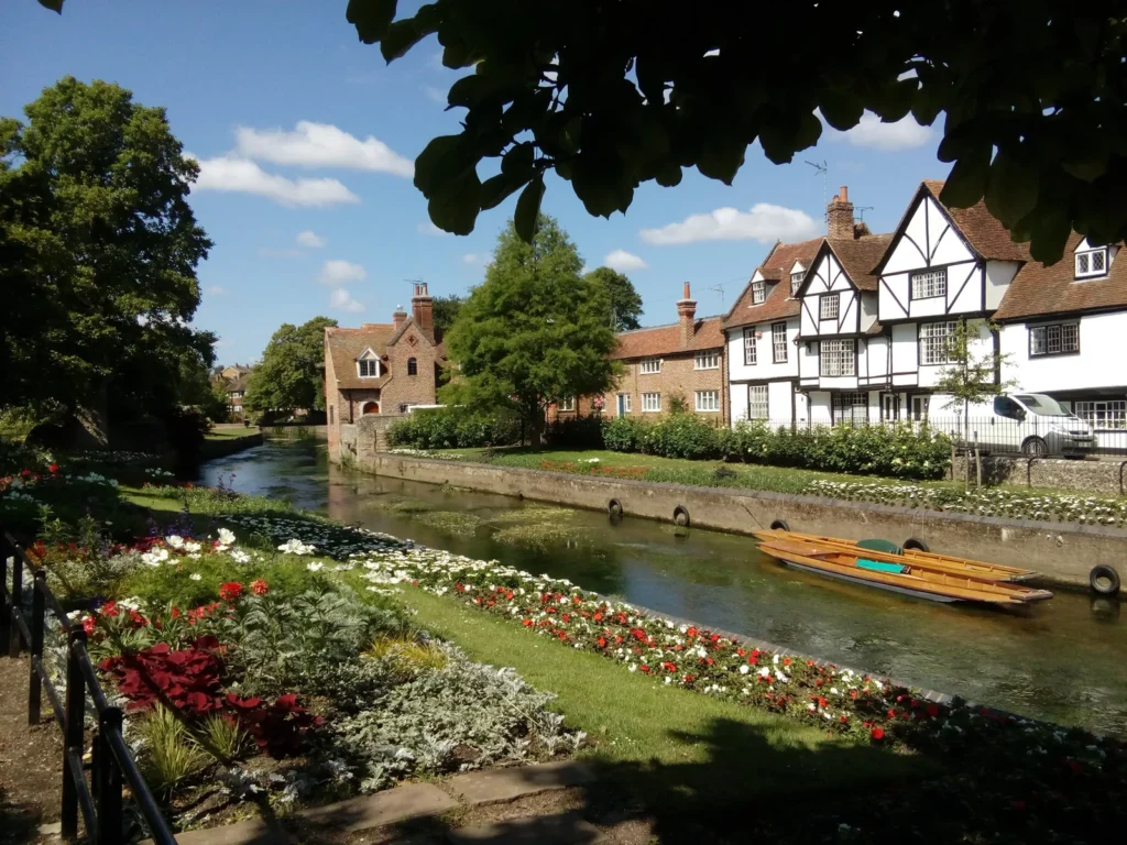 Westgate Gardens junto al río Stour en Canterbury