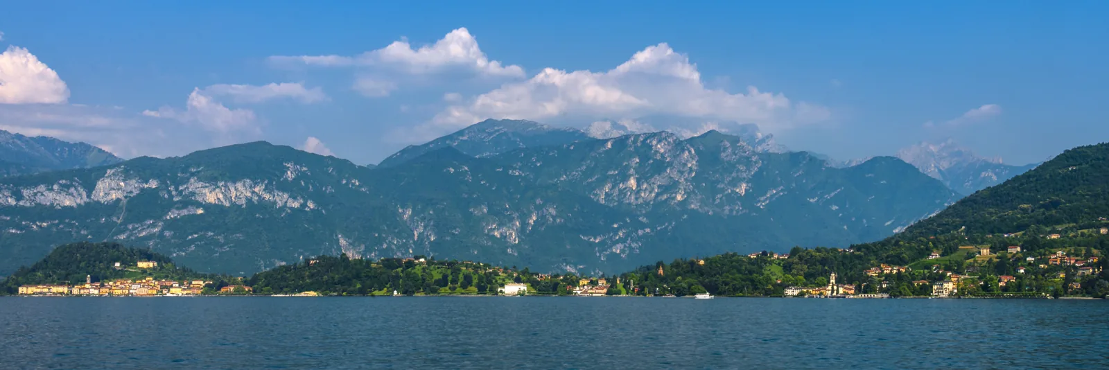 Bellagio visto desde un ferry en el Lago de Como