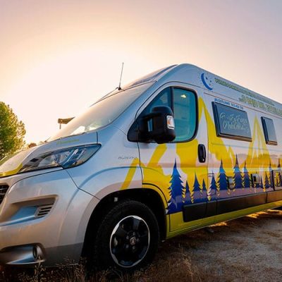 Furgoneta Camper de alquiler exterior